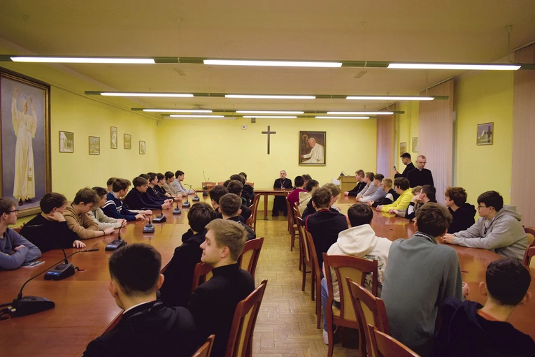 W wydarzeniu uczestniczyły 42 osoby, które przez trzy dni intensywnie odkrywały drogę powrotu do Boga.