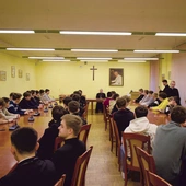 W wydarzeniu uczestniczyły 42 osoby, które przez trzy dni intensywnie odkrywały drogę powrotu do Boga.