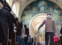 Niepokalana i „święta od milczenia”. Byliśmy w Sanktuarium Cudownego Medalika Maryi Niepokalanej w Paryżu