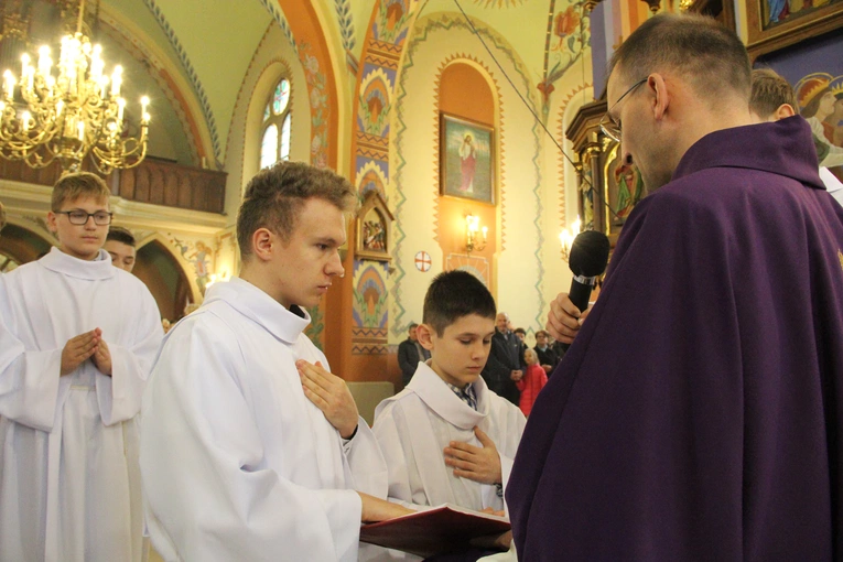 Błogosławieństwo nowych lektorów w Biegonicach