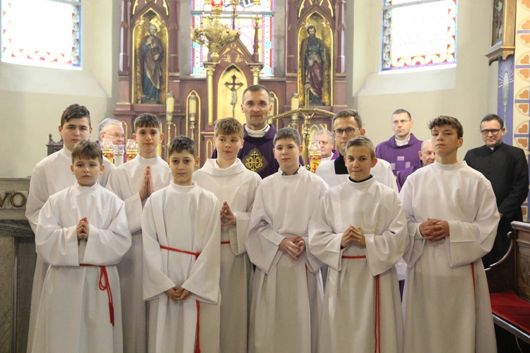 Błogosławieństwo nowych lektorów w Biegonicach
