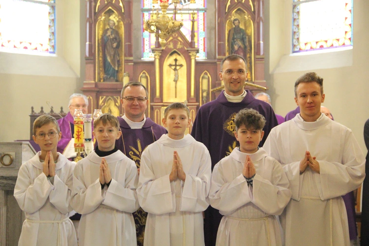 Błogosławieństwo nowych lektorów w Biegonicach