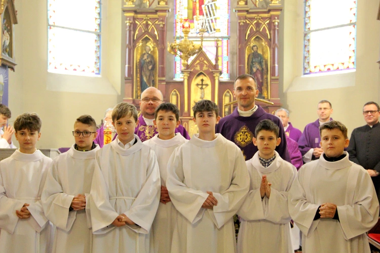 Błogosławieństwo nowych lektorów w Biegonicach