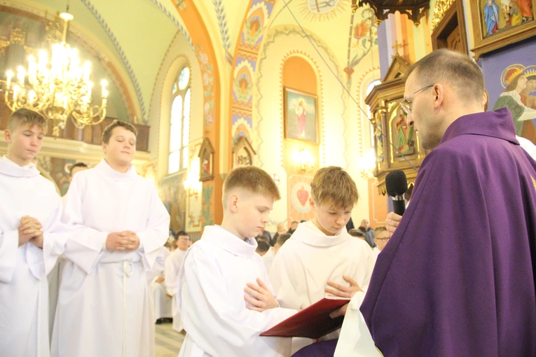 Błogosławieństwo nowych lektorów w Biegonicach