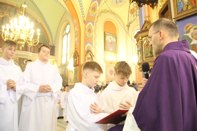 Błogosławieństwo nowych lektorów w Biegonicach
