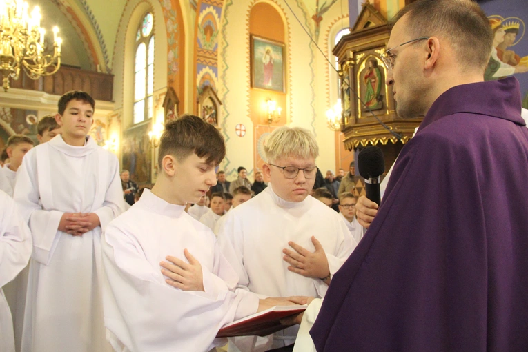 Błogosławieństwo nowych lektorów w Biegonicach