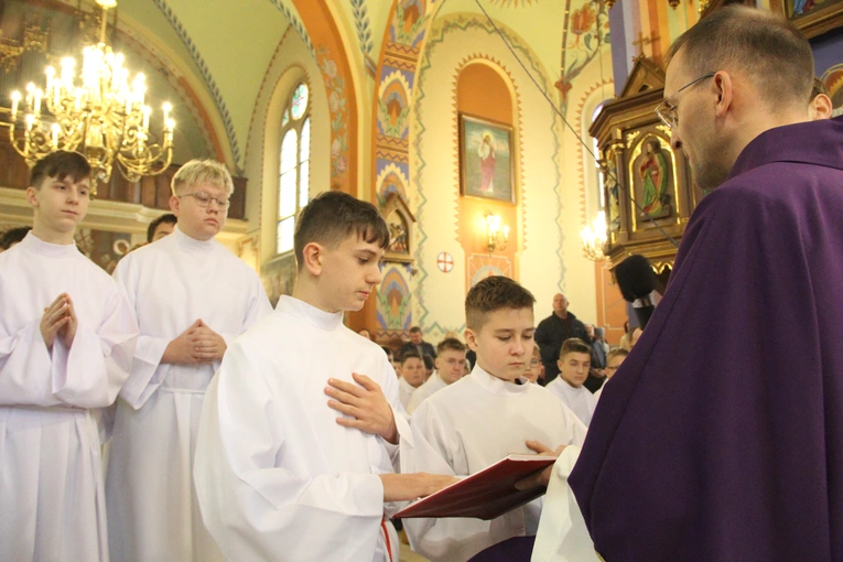 Błogosławieństwo nowych lektorów w Biegonicach