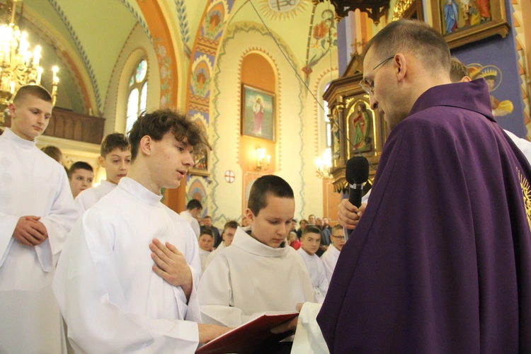 Błogosławieństwo nowych lektorów w Biegonicach