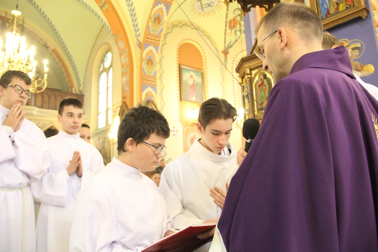 Błogosławieństwo nowych lektorów w Biegonicach