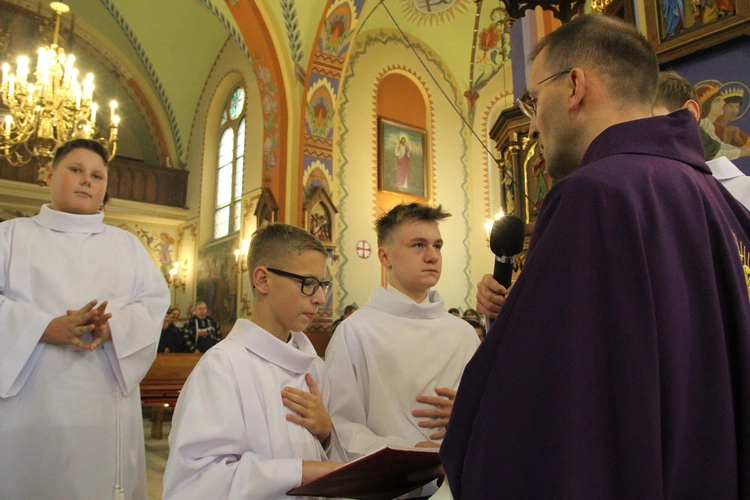 Błogosławieństwo nowych lektorów w Biegonicach