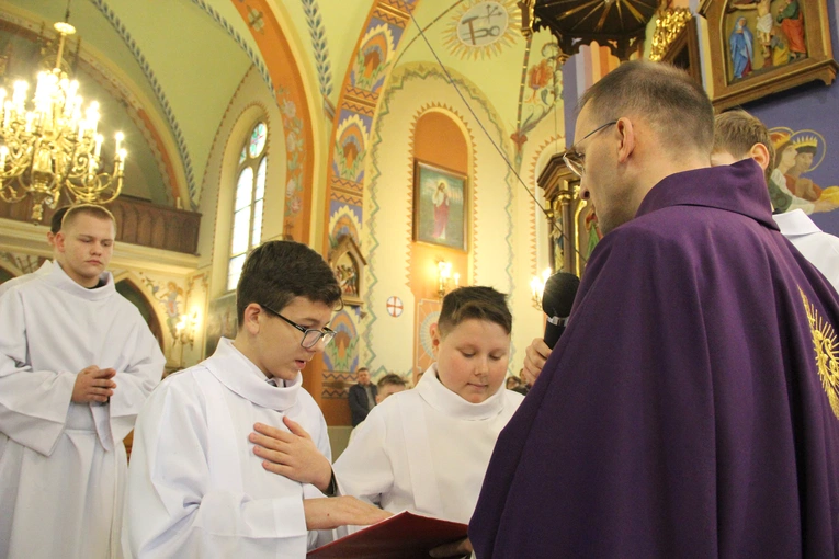 Błogosławieństwo nowych lektorów w Biegonicach