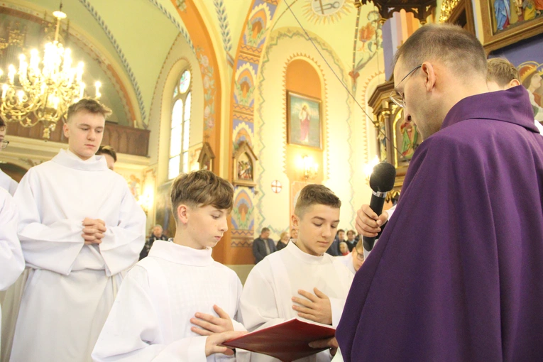 Błogosławieństwo nowych lektorów w Biegonicach