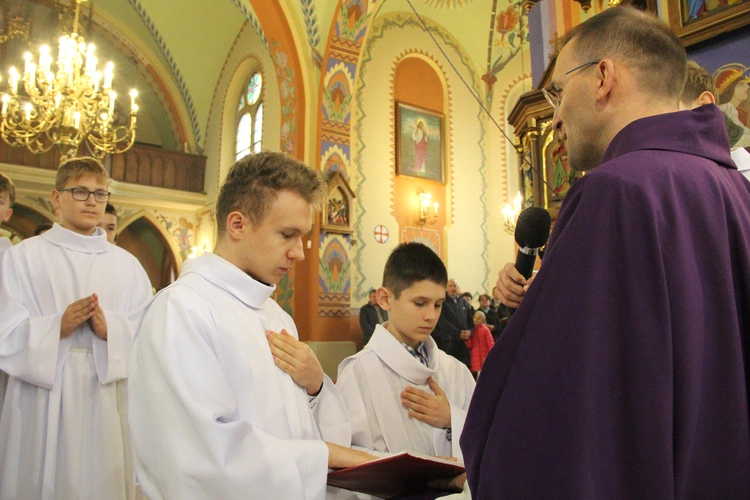 Błogosławieństwo nowych lektorów w Biegonicach