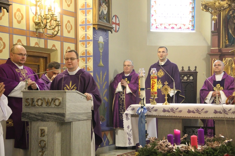 Błogosławieństwo nowych lektorów w Biegonicach