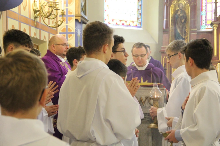 Błogosławieństwo nowych lektorów w Biegonicach