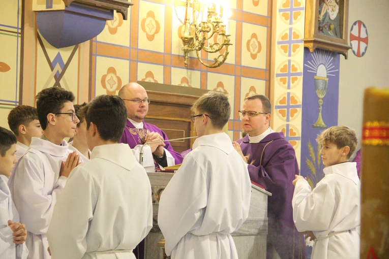 Błogosławieństwo nowych lektorów w Biegonicach