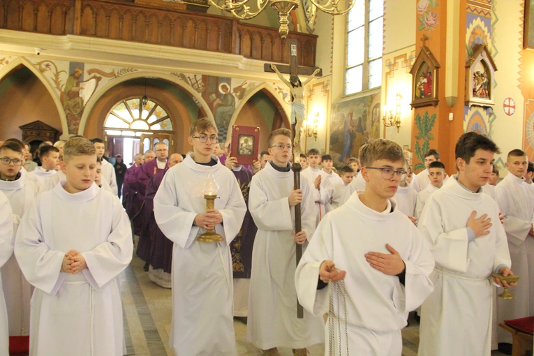 Błogosławieństwo nowych lektorów w Biegonicach