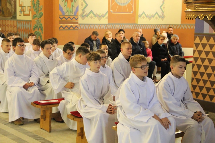 Błogosławieństwo nowych lektorów w Biegonicach