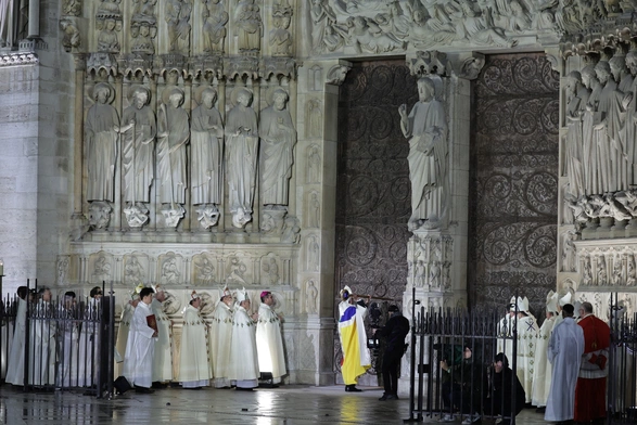 Uroczystość otwarcia katedry Notre Dame