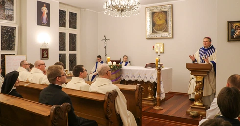 Wskazywać na Chrystusa