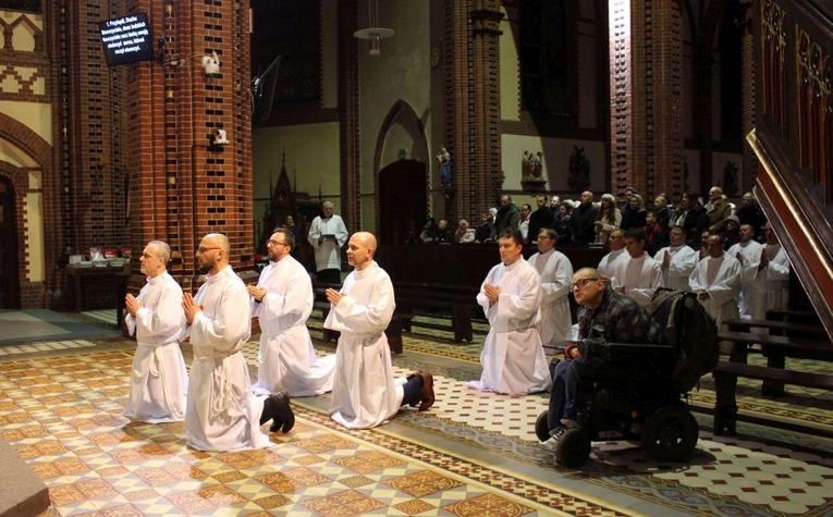 Nowi szafarze Komunii św.