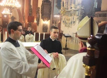 Katedra. Przedstawienie oraz obłóczyny