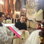 Katedra. Przedstawienie oraz obłóczyny