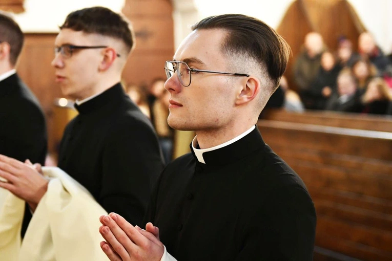 Obłóczyny i kandydatura w Rokitnie