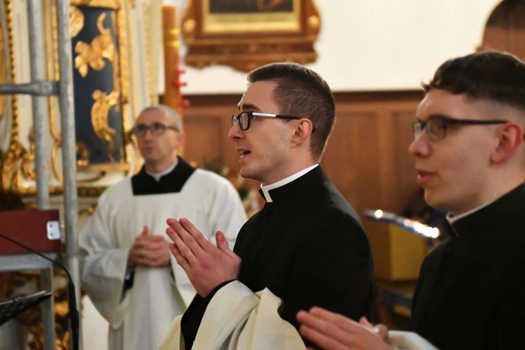 Obłóczyny i kandydatura w Rokitnie