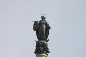 Figura Maryi Niepokalanej 