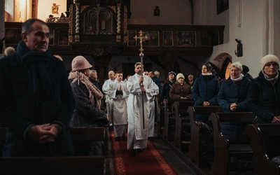 Poświęcenie ołtarza w kościele rektorskim pw. Świętej Trójcy