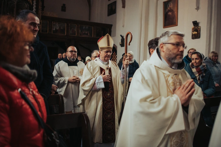Poświęcenie ołtarza w kościele rektorskim pw. Świętej Trójcy