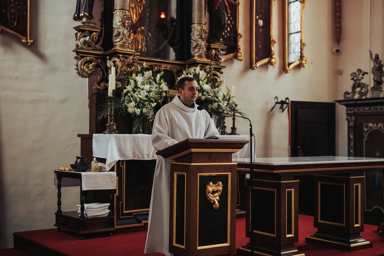 Poświęcenie ołtarza w kościele rektorskim pw. Świętej Trójcy