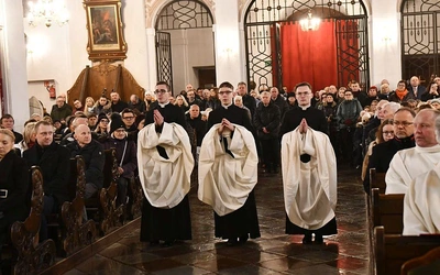 Obłóczyny i kandydatura u Pani Cierpliwie Słuchającej w Rokitnie