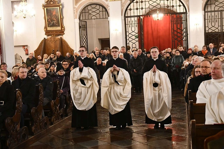 Obłóczyny i kandydatura u Pani Cierpliwie Słuchającej w Rokitnie