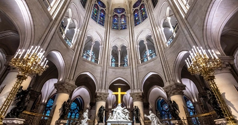 Przeżyjmy to jeszcze raz: Pełna relacja z niedzielnej uroczystości w paryskiej Notre Dame