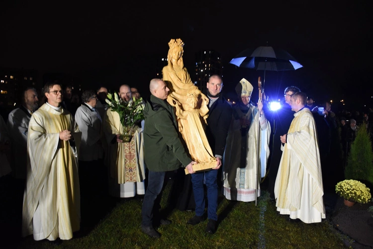 Poświęcenie figury Matki Bożej Królowej Zaspy