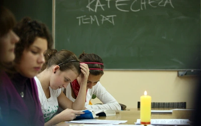 Brak porozumienia pomiędzy państwem a Kościołem w sprawie lekcji religii w szkole