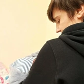 Chłopczyk w koszalińskim oknie życia