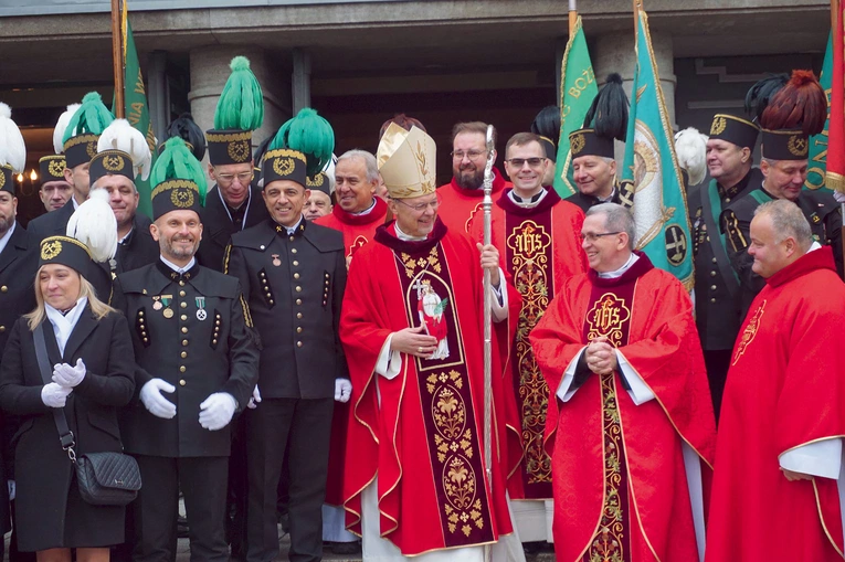 Wspólne zdjęcie po zakończeniu liturgii.