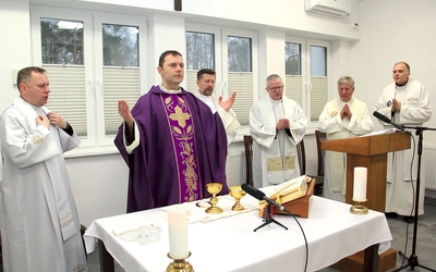 Uroczystość rozpoczęła dziękczynna Msza Święta.