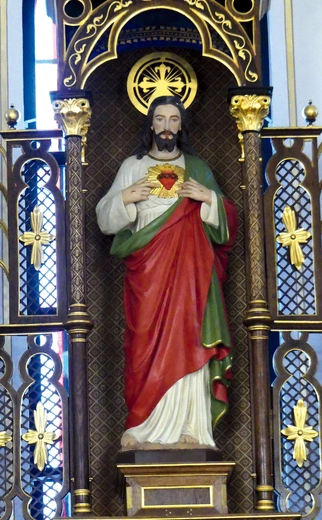 Figura NSPJ w ołtarzu kaplicy Córek Bożej Miłości w Bielsku-Białej.