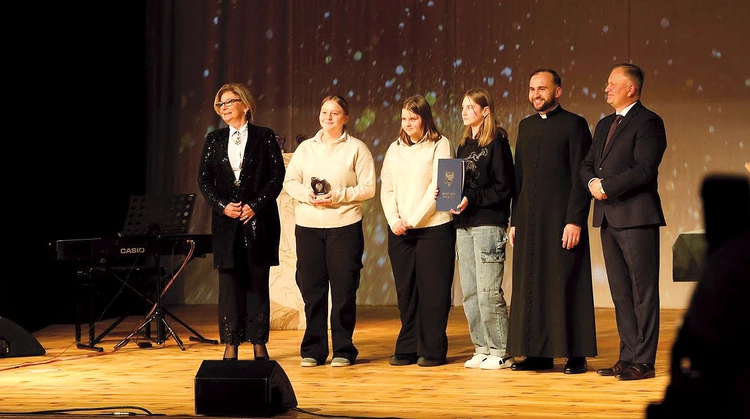 Parafialne Koło Wolontariatu z Połańca zajęło III miejsce w kategorii wolontariat grupowy.
