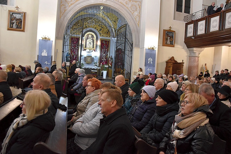 W Przasnyszu wielki maryjny odpust trwa przez oktawę, do 15 grudnia.