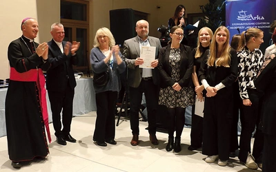 Nagrodę Klubowi Roku wręczał bp Marek Solarczyk.