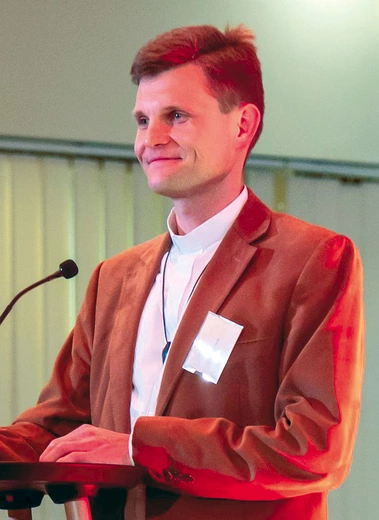 Ks. Jacek Mleczko pochodzi z Zielonej Góry i jest odpowiedzialny za Chemin Neuf w Polsce.
