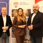 Do udziału w świątecznym spotkaniu zapraszają: Emil Jaskulski, Marta Michalska-Wilk i ks. Damian Drabikowski.