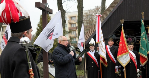 W tej pamięci nie chodzi o rozpamiętywanie krzywd