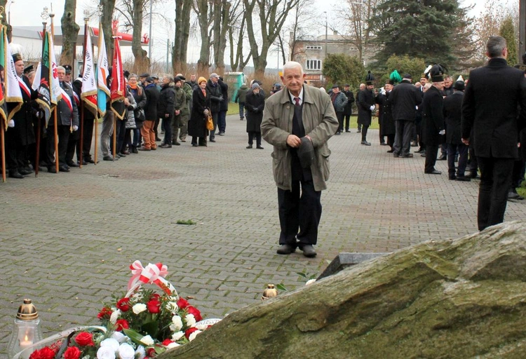 Uroczystość przy krzyżu internowanych