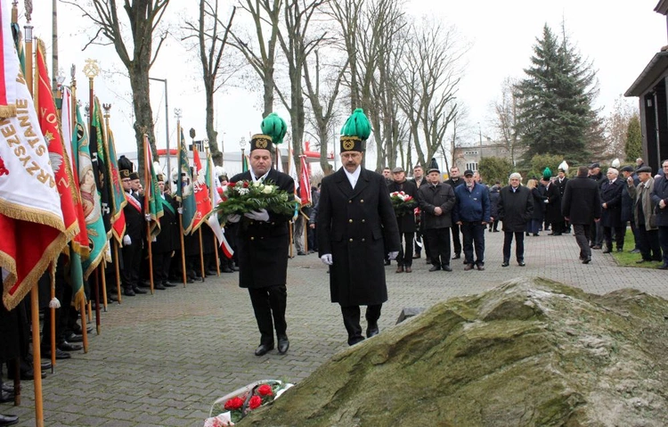 Uroczystość przy krzyżu internowanych